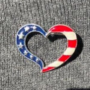 Avon stars and stripes enamel heart shaped pendent